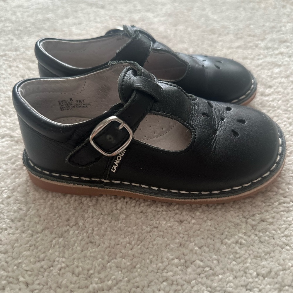 L'Amour Black Dress Shoes with Classic Design